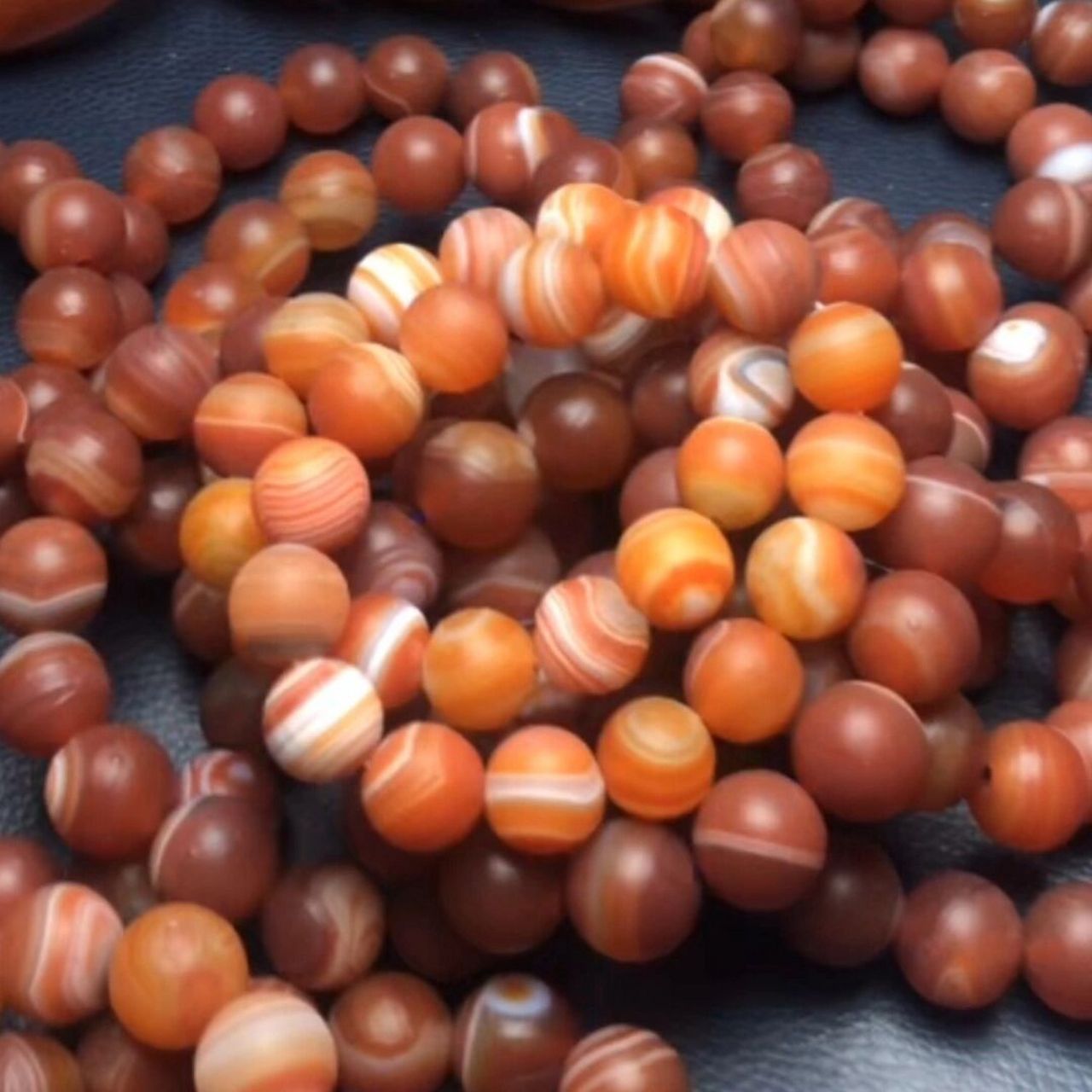 直播间说这是缠丝南红玛瑙?