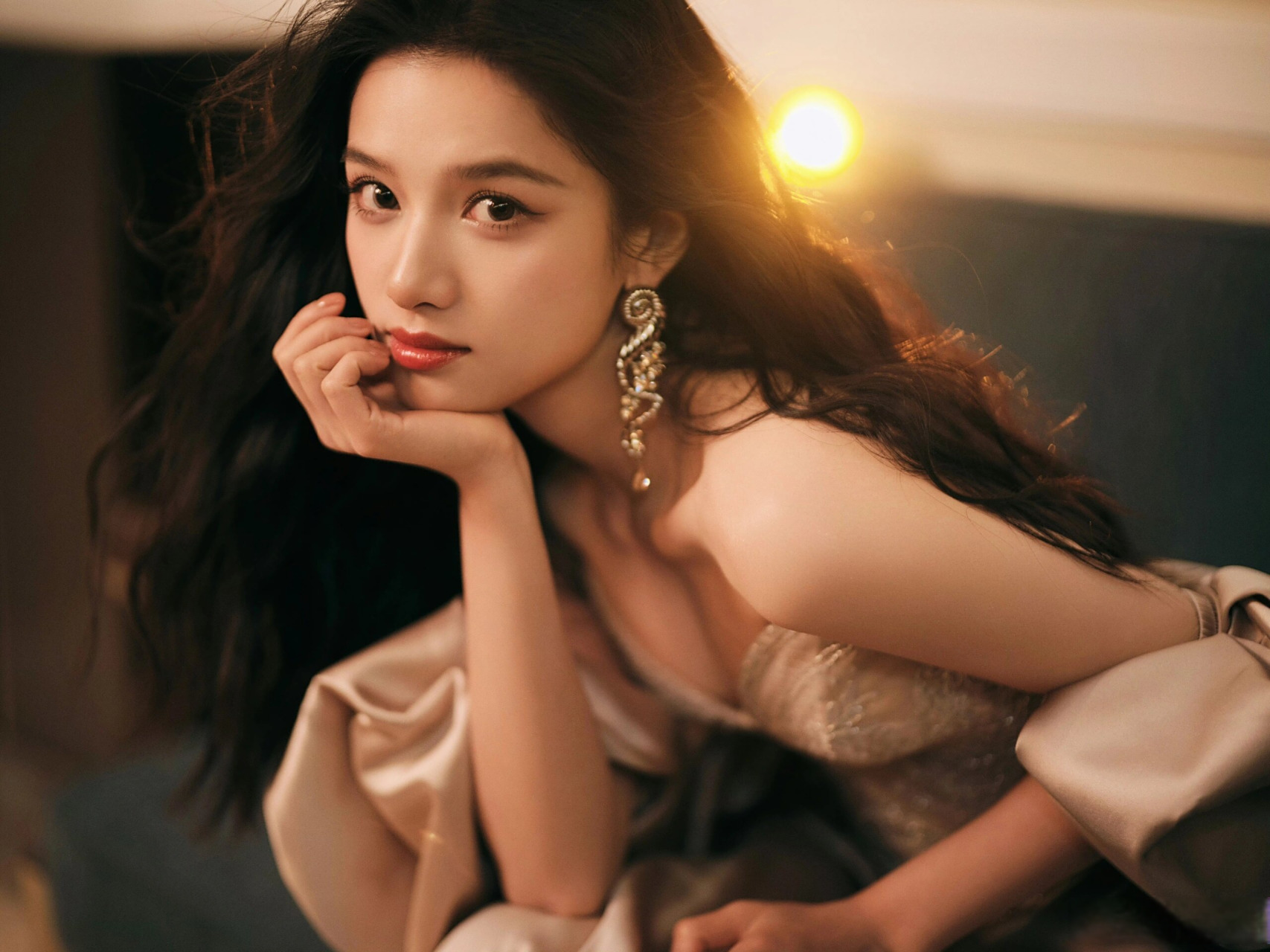 张婧仪穿着这款有质感的礼服真的是绝了!