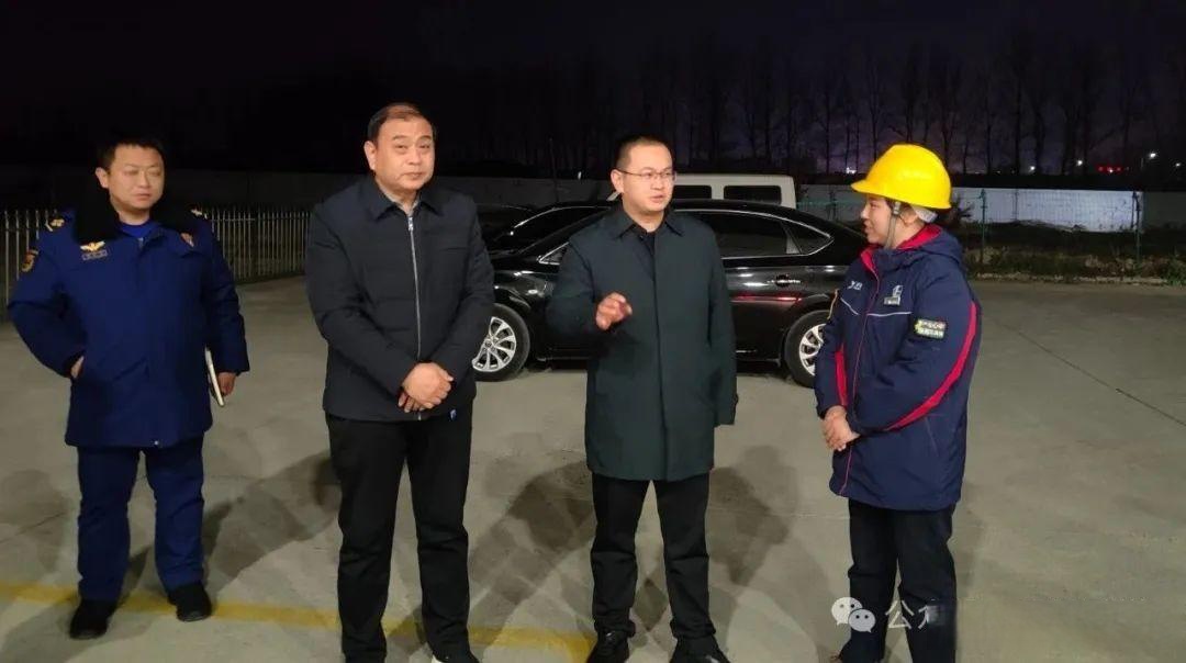原阳县委常委,统战部部长王鹏举带队夜查安全生产和消防安全工作