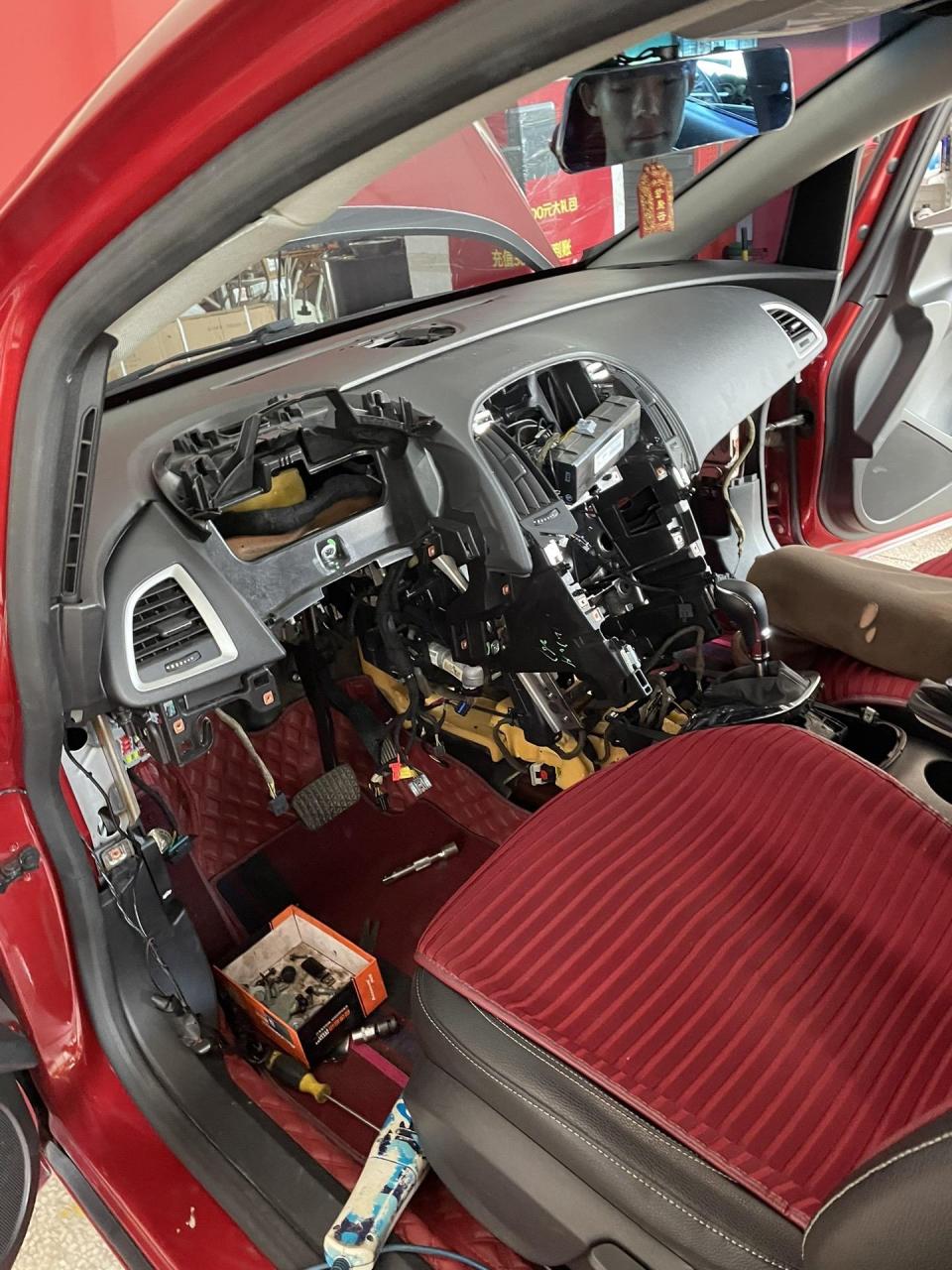 别克英朗空调不凉!蒸发箱壳体老化更换专业的事交给专业的人