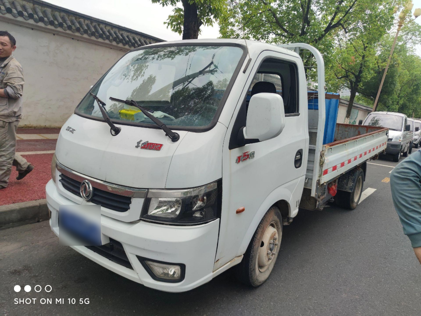 东风汽油小货车3.8米图片