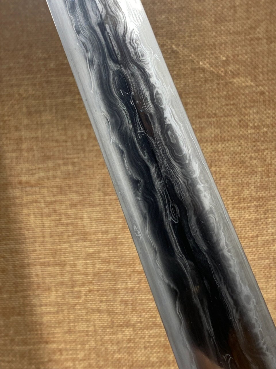 之一的吕洞宾,当年剑斩白色就是这把 哈哈,自己做的,全长103,牡丹宝剑