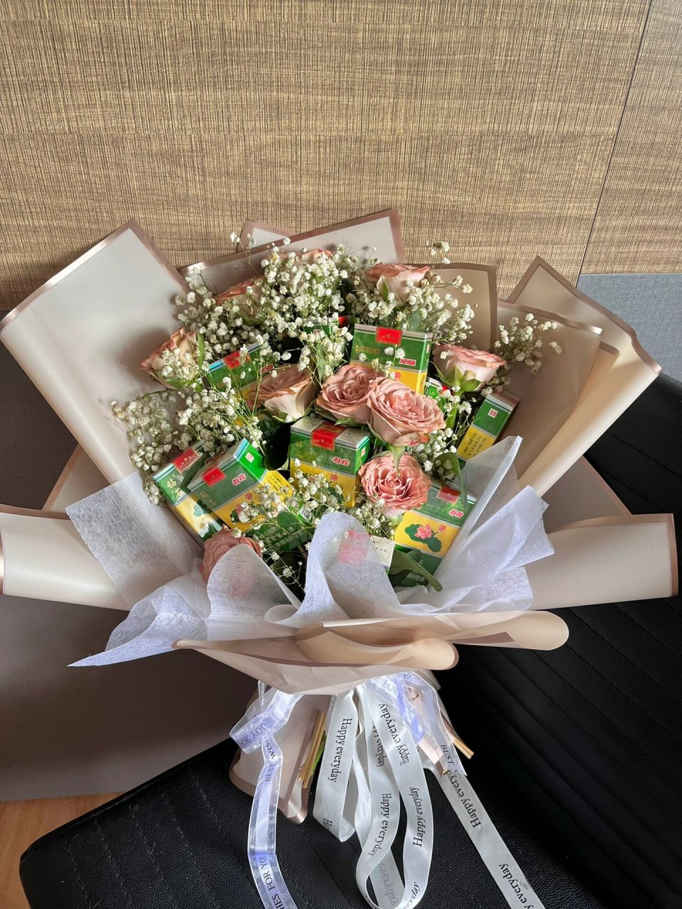 男朋友生日礼物 第一次diy香烟花束 是25周岁的男孩子生日 尝试着第一