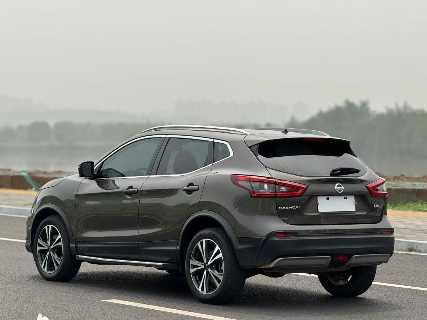 日产逍客,2.0l自动豪华版,安全仅行驶1