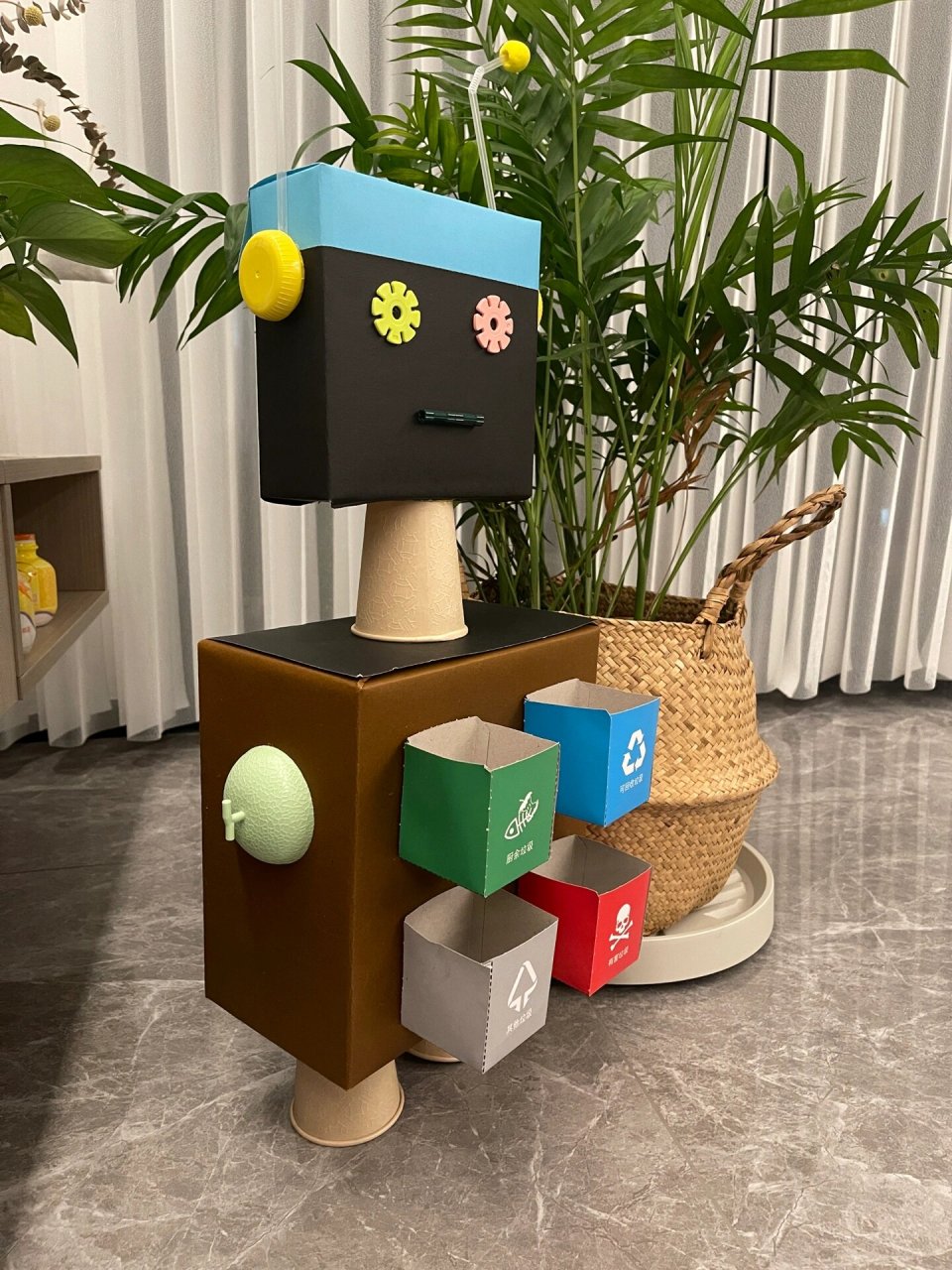 幼儿园手工 之 垃圾分类 机器人