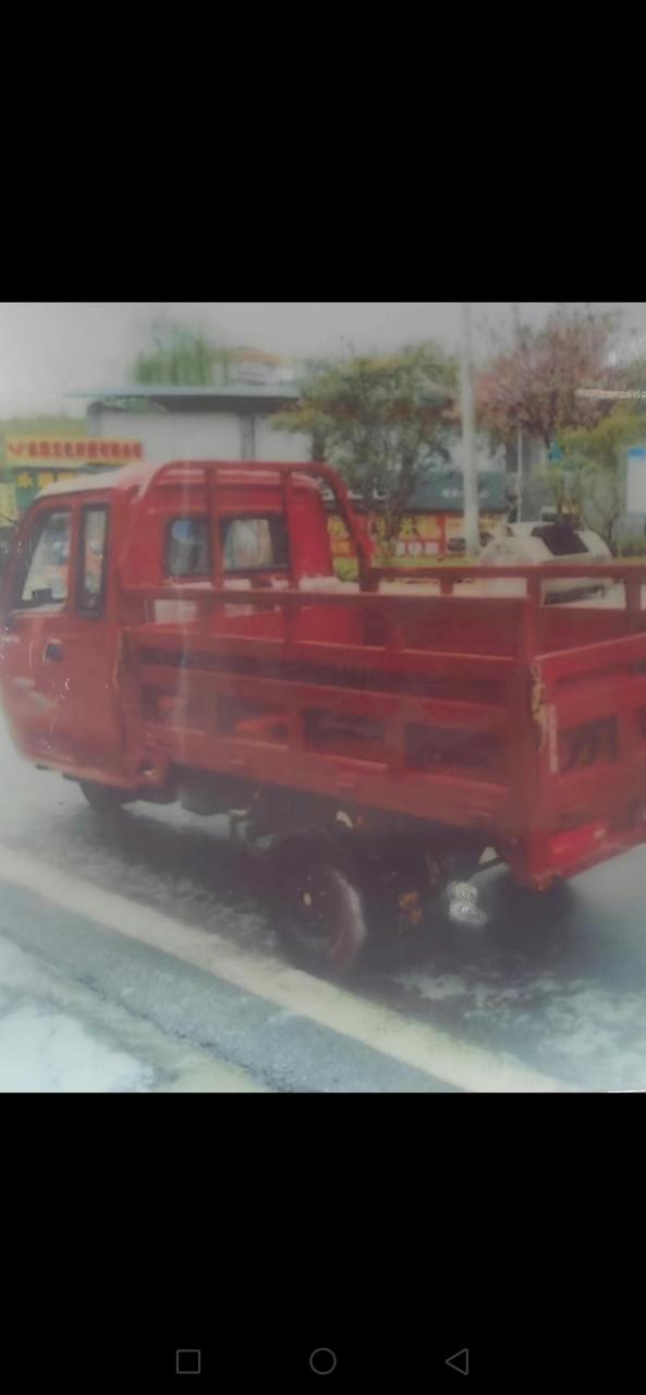 本人出售二手封闭式大型三轮麻木车.八成新,有需要的朋友请来电