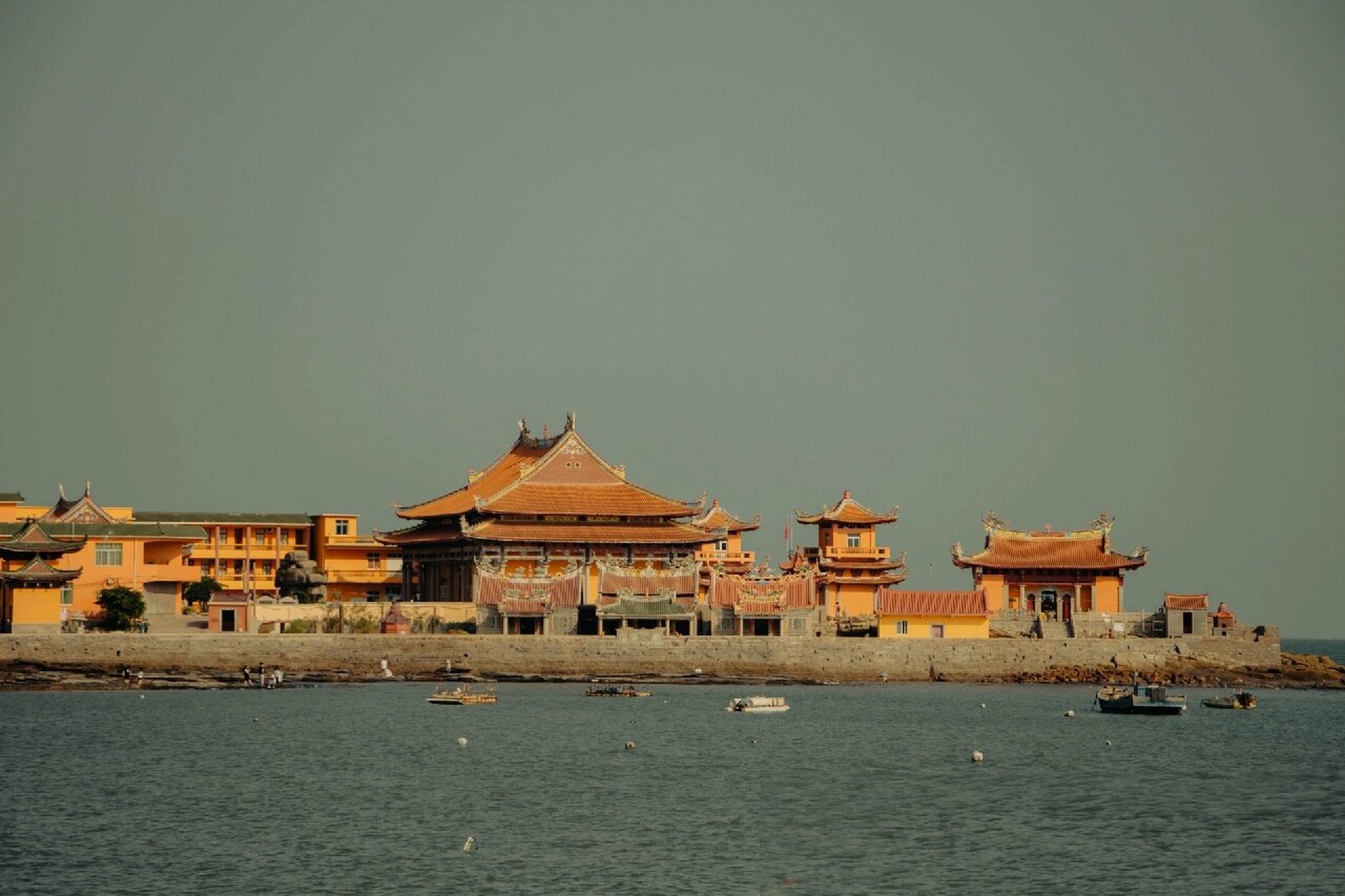 海街寺庙 位置99:石狮黄金海岸