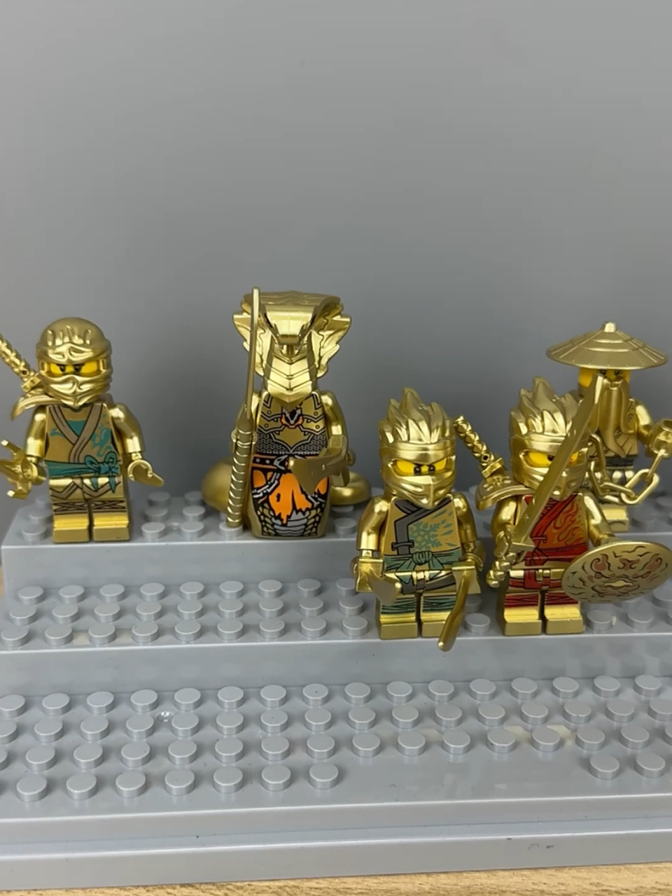 镀金版的黄金幻影忍者人仔盲袋 镀金版的黄金幻影忍者人仔盲袋,可以开