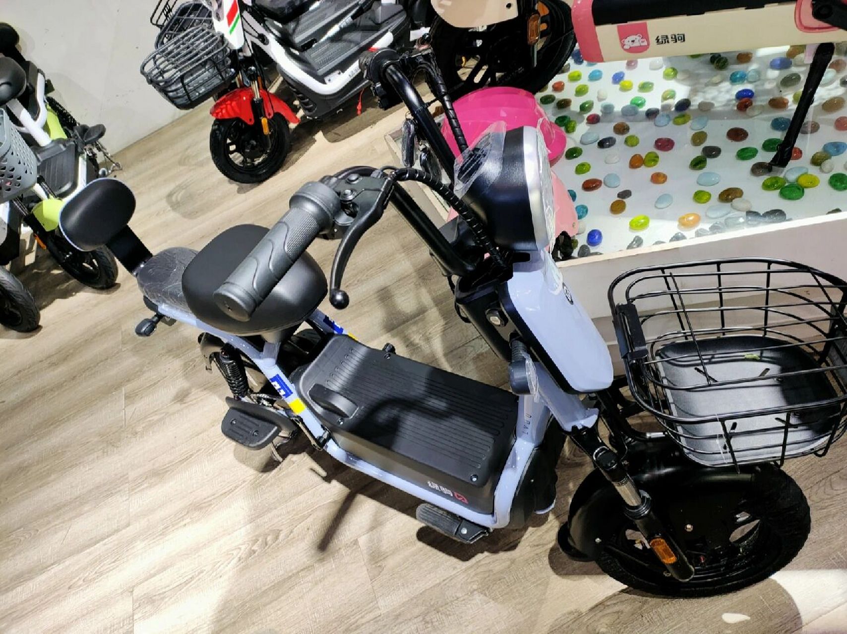 千万千万千万不要买绿驹这个版 千万别买这个绿驹,龙头特别油,急刹车