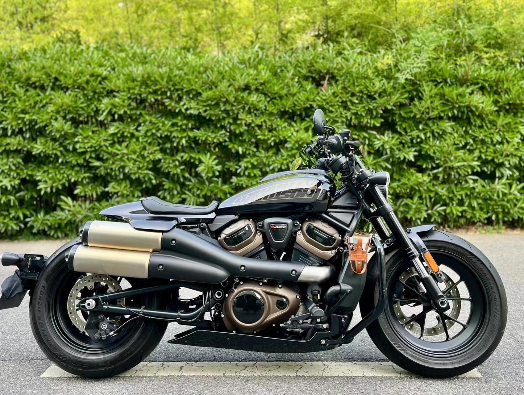 22年6月哈雷ss1250 准新车,实表3800公里,原版原漆原轮胎,无任何瑕疵.