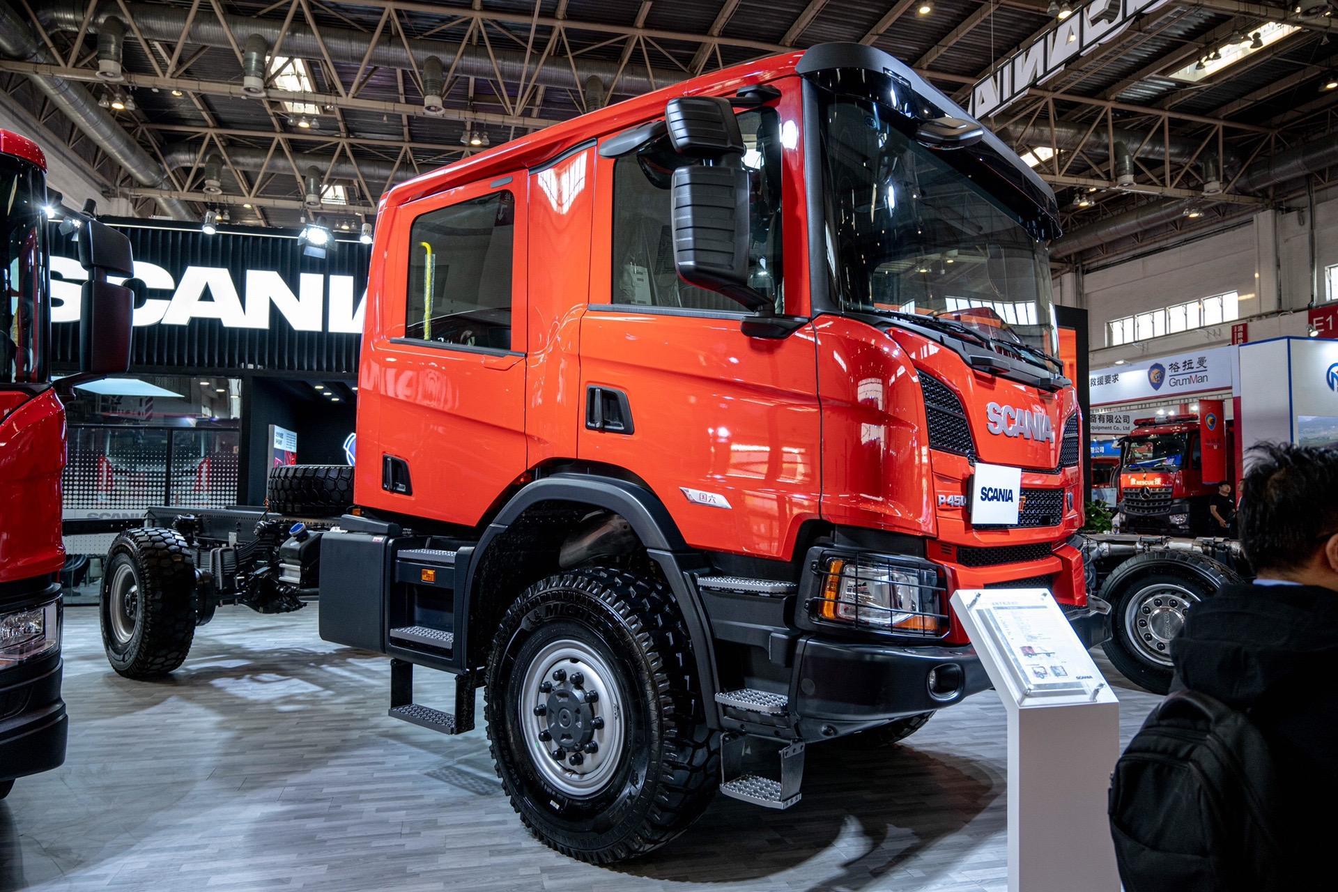 适用于大吨位水罐车的斯堪尼亚r650 8x4 2.
