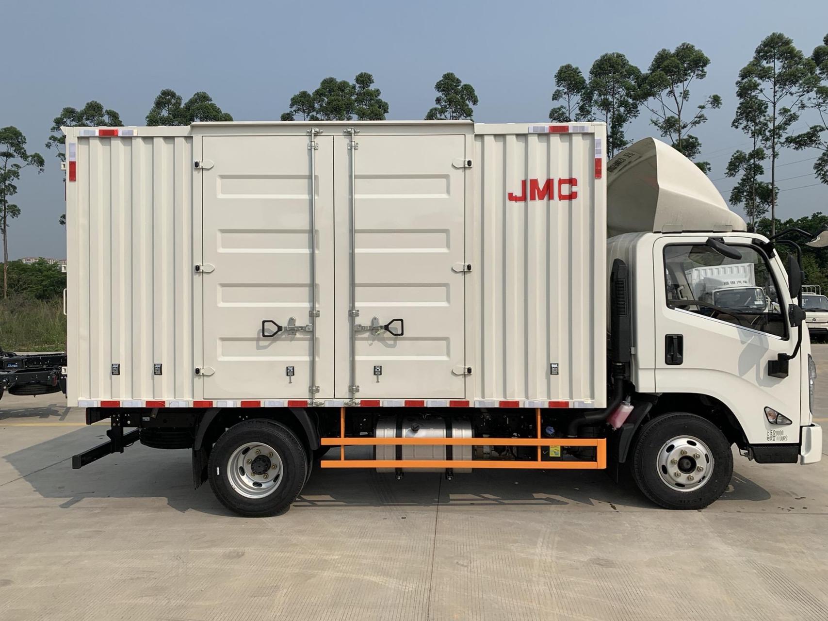 江铃金凯威4米2厢式品质轻卡. 动力搭载江铃五十铃2.