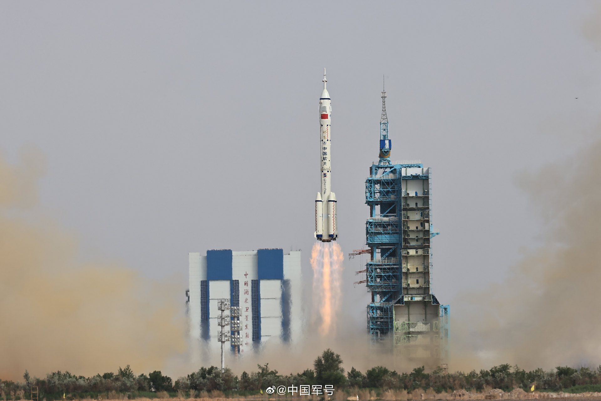 神舟十六号发射