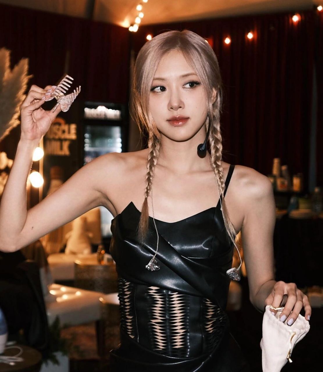 朴彩英高级感头像