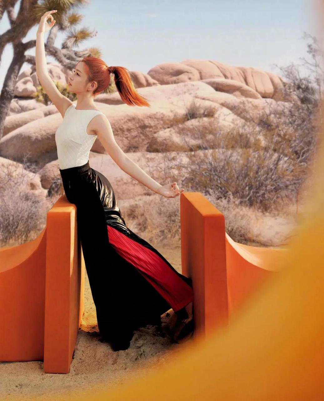 陈妍希和陈乔恩合体写真很时尚