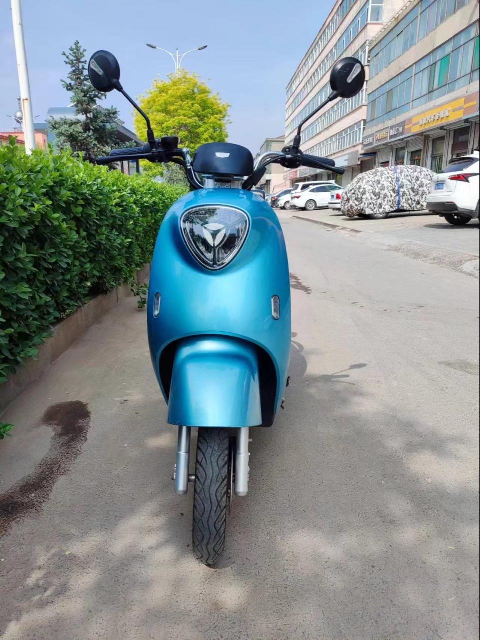 榆社三中精品二手电动车店,新到72伏爱玛引擎maxl550,雅迪冠能t2,t5