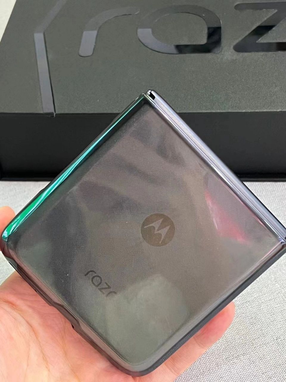 最新款摩托罗拉 刀锋razr2022 8 256g 5g折叠屏 锋雅黑 全网通 8月份