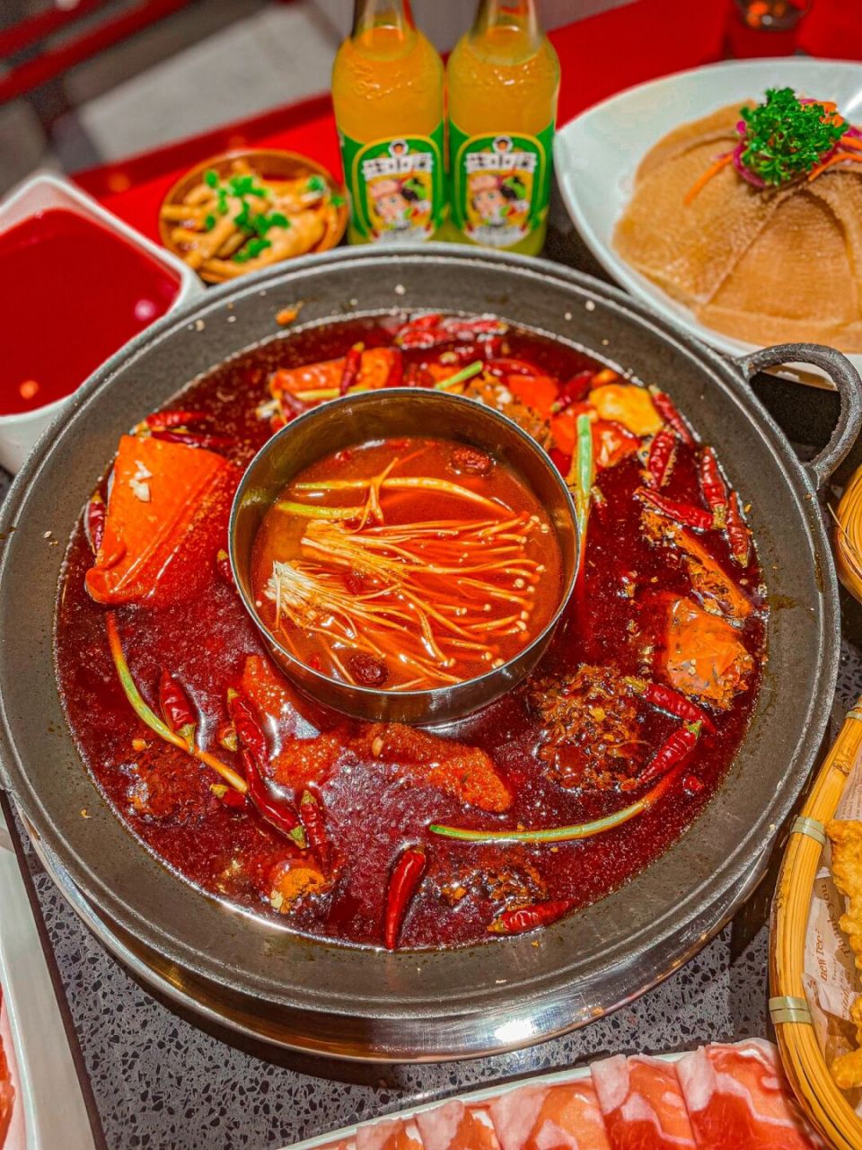 这么好吃的瓜娃子火锅,真的香惨了! 73跟好久不见的朋友吃顿饭吧!