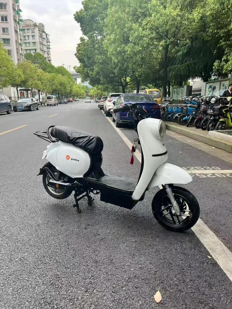 上新75157515 雅迪欧萌 纯白新款小龟 大黄牌永久 续航四五十