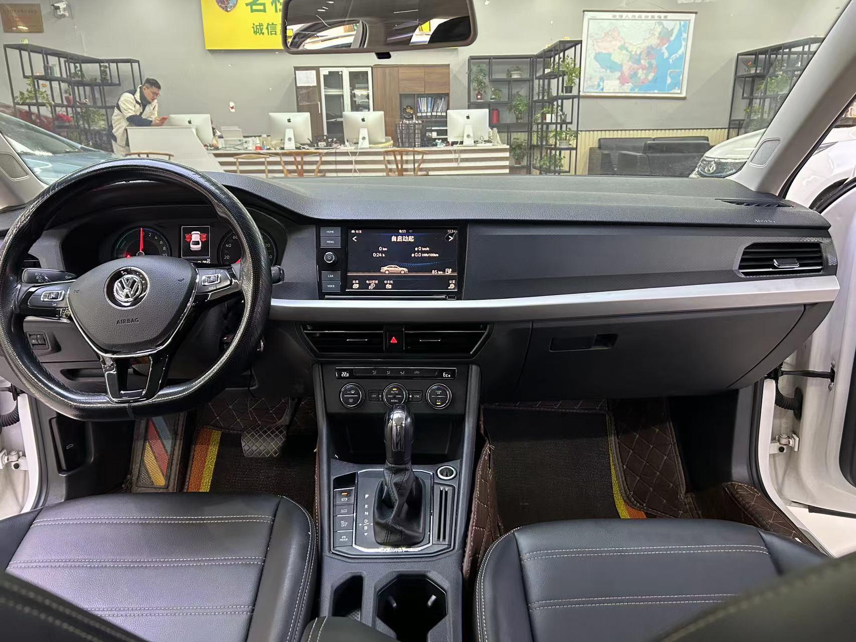 新到大众朗逸纯电,21年4月,纯电续航278公里,个人一手车,配备倒车影像