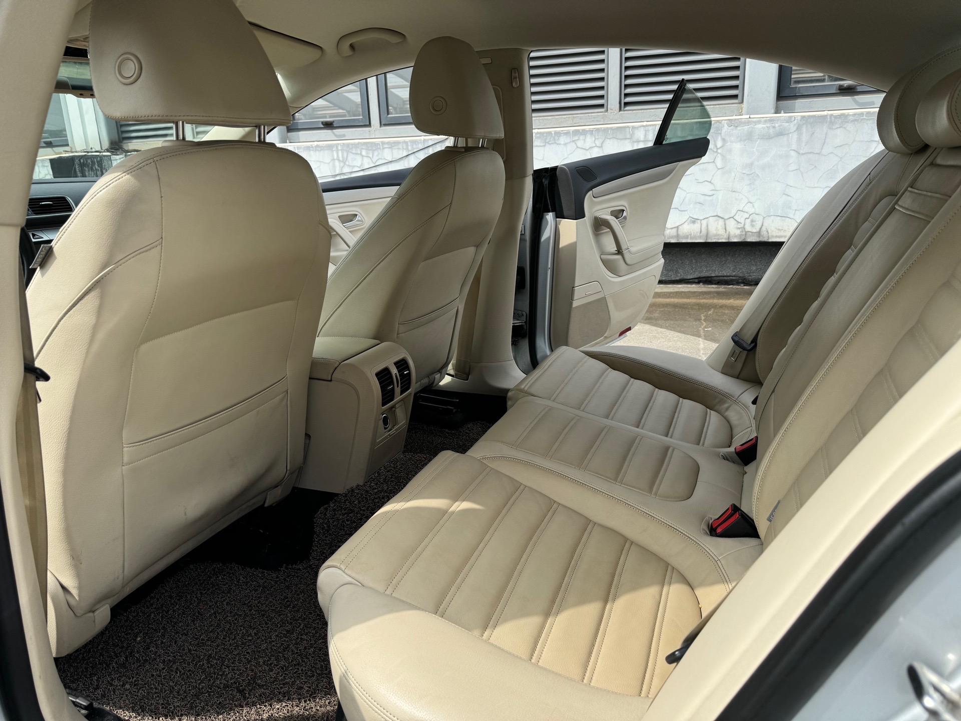 美女教师一极品cc,2012年上牌,颗颗螺丝大众cc12年豪华版后排图片