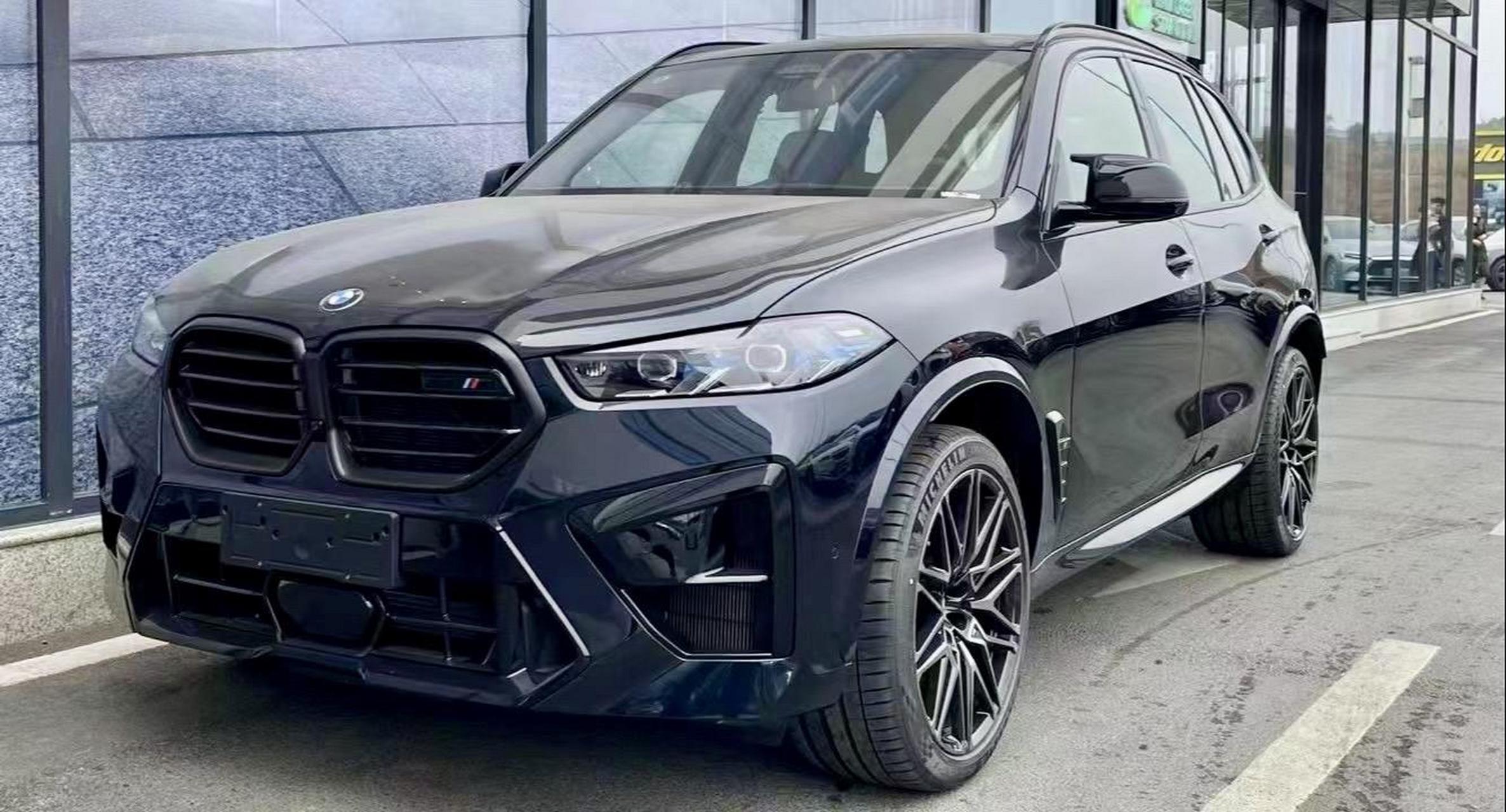 价格崩盘7815宝马x5m雷霆版.x5m 14489 宝石青/黑/萨基尔橙