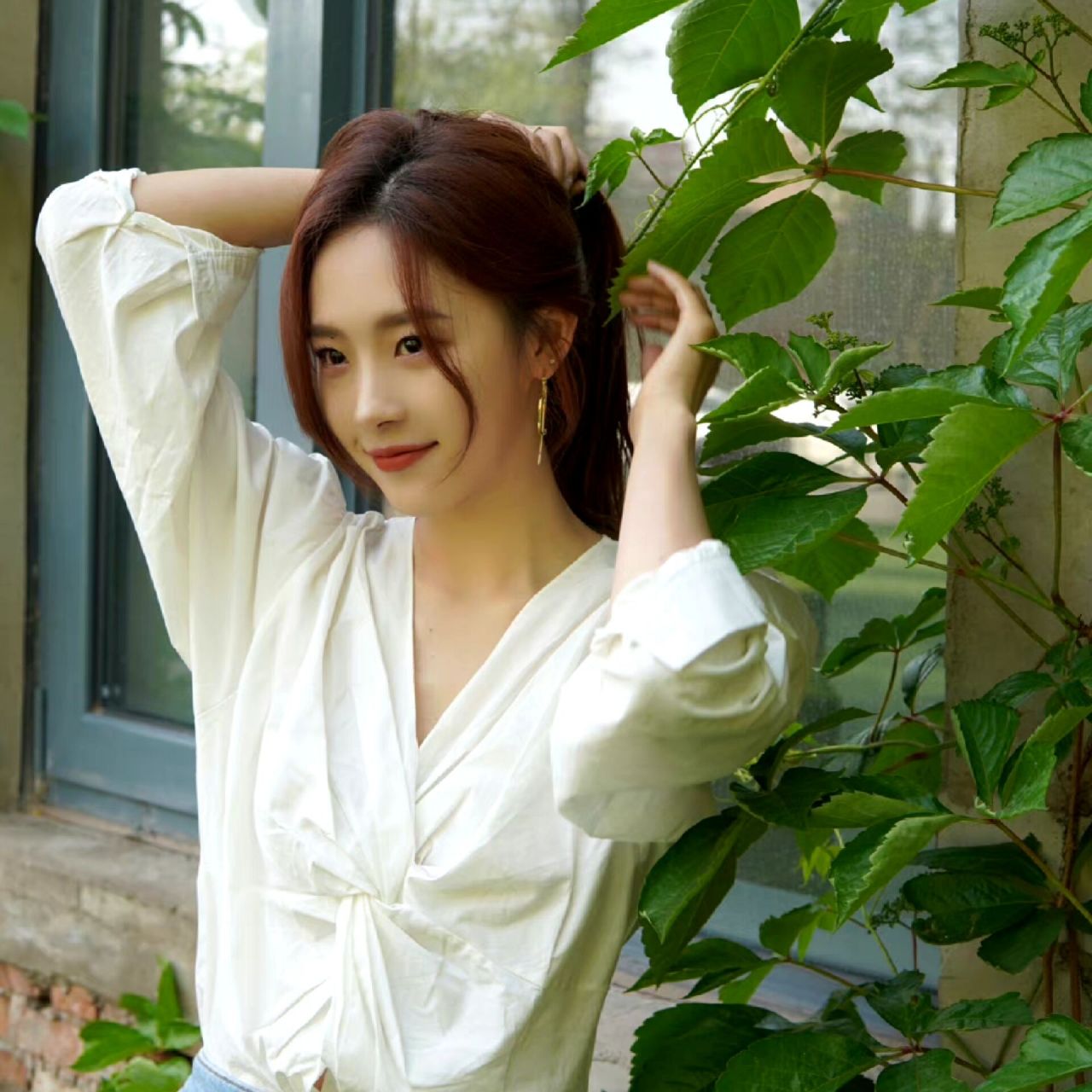 妥妥韩系女主   看了 之后越来越喜欢卢洋洋了~ 发现她的好多照片都很