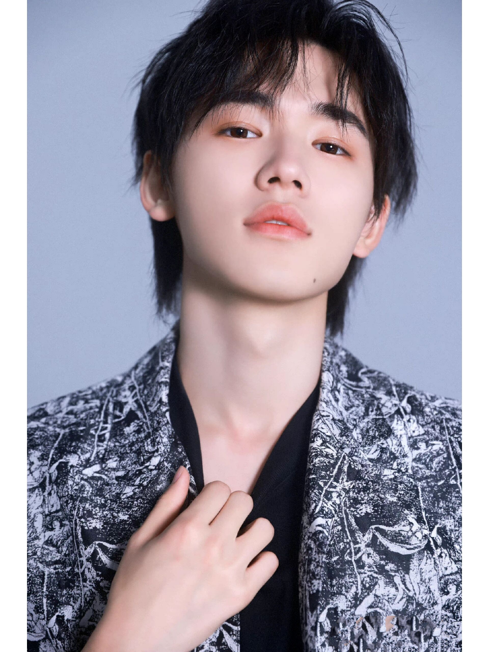 小王子"宋亚轩" 我在我的玫瑰花上耗费的时间, 使我的玫瑰花变得如此