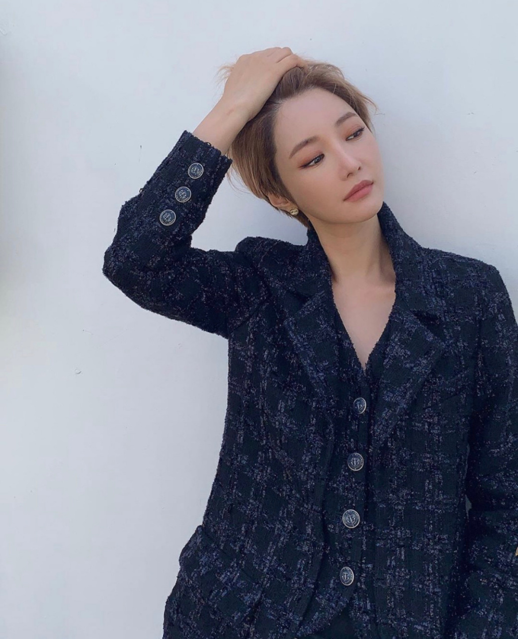 9693短发女神高俊熙 之前受胜利事件影响 好久未营业 近期官司