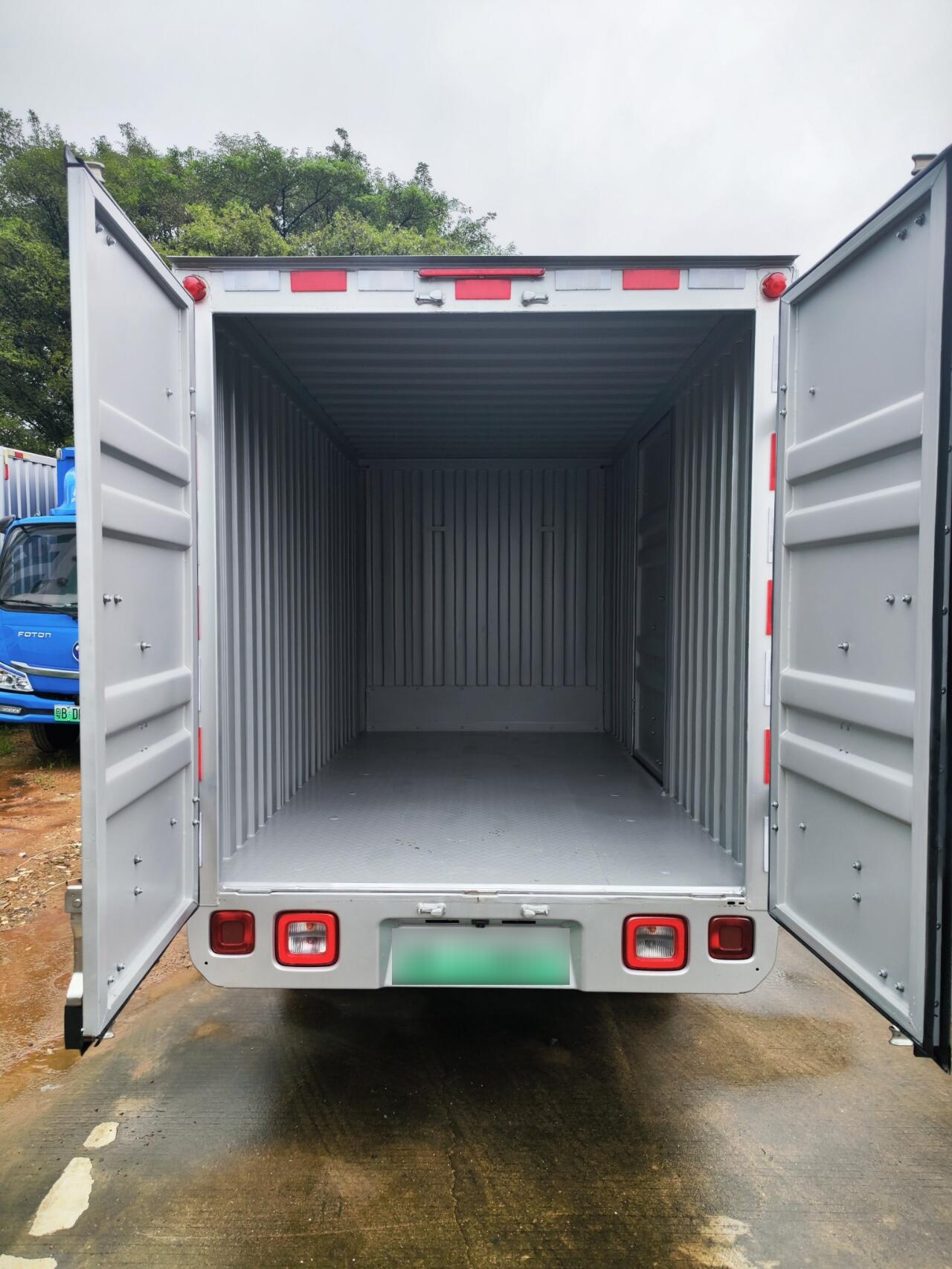 微型电动厢式货车