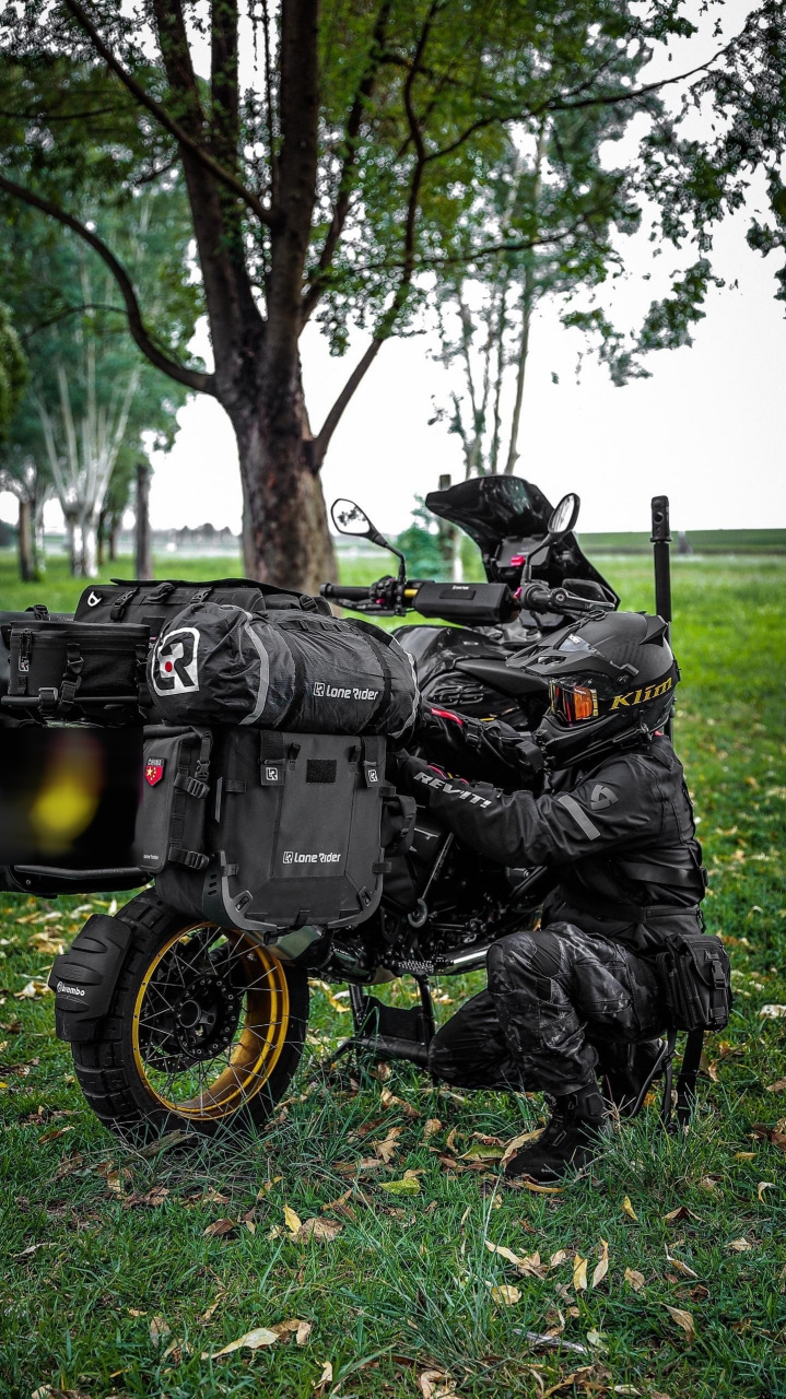 宝马1250水鸟gs adv黑武士.一台满载的