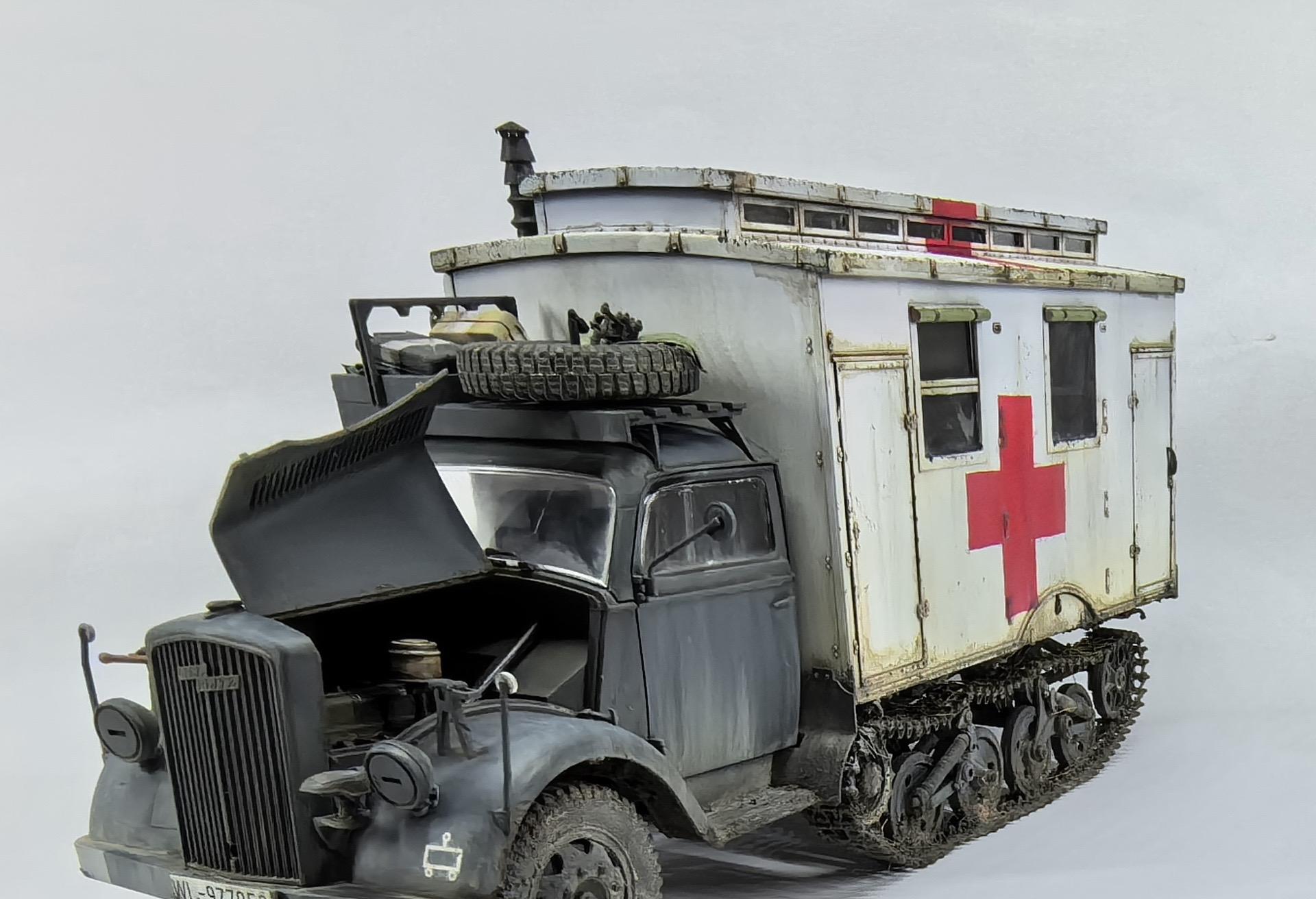 1吨的maultier尽管并非是专门建造地机动很强地半履带装甲车辆,但它仍