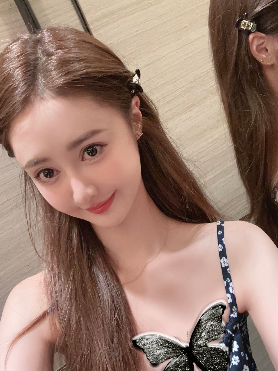 马泽涵夏日碎花吊带小清新穿搭写真壁纸