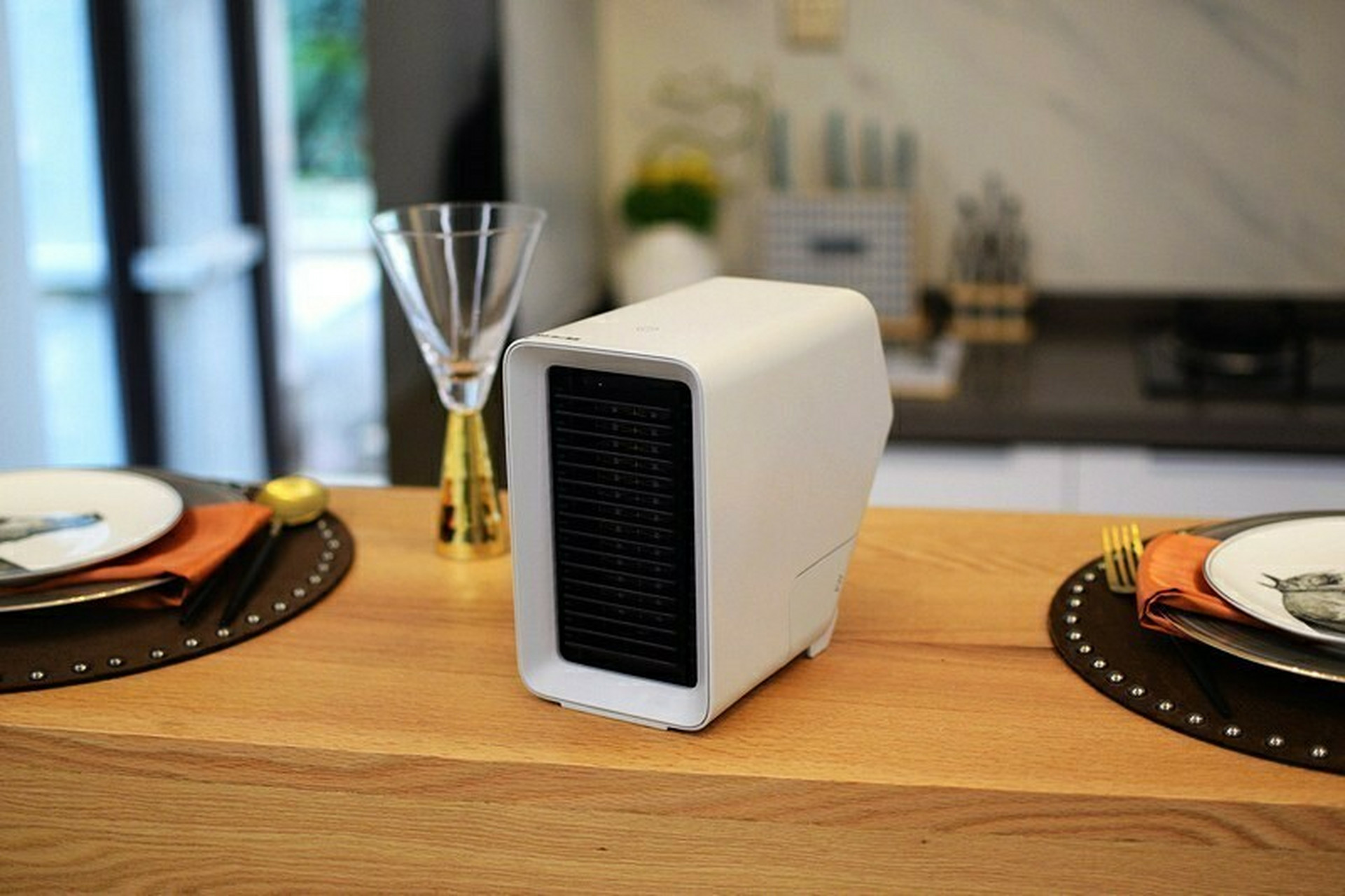 这个冬季的温暖 vh"煦"桌面地面通用暖风机.