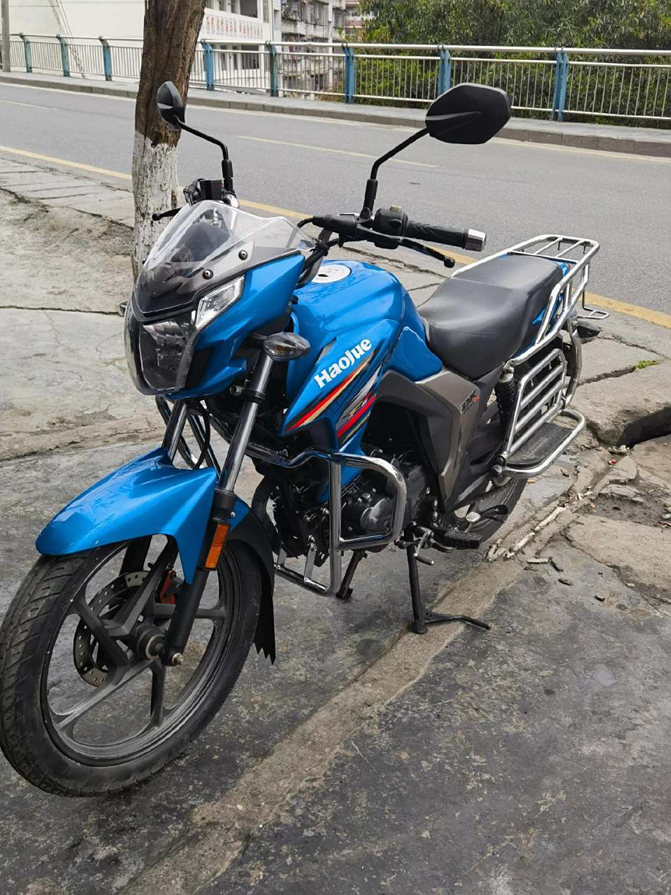 20年上牌豪爵dk150r国四电喷,一手车,车主要求必须过户,出售价格不贵