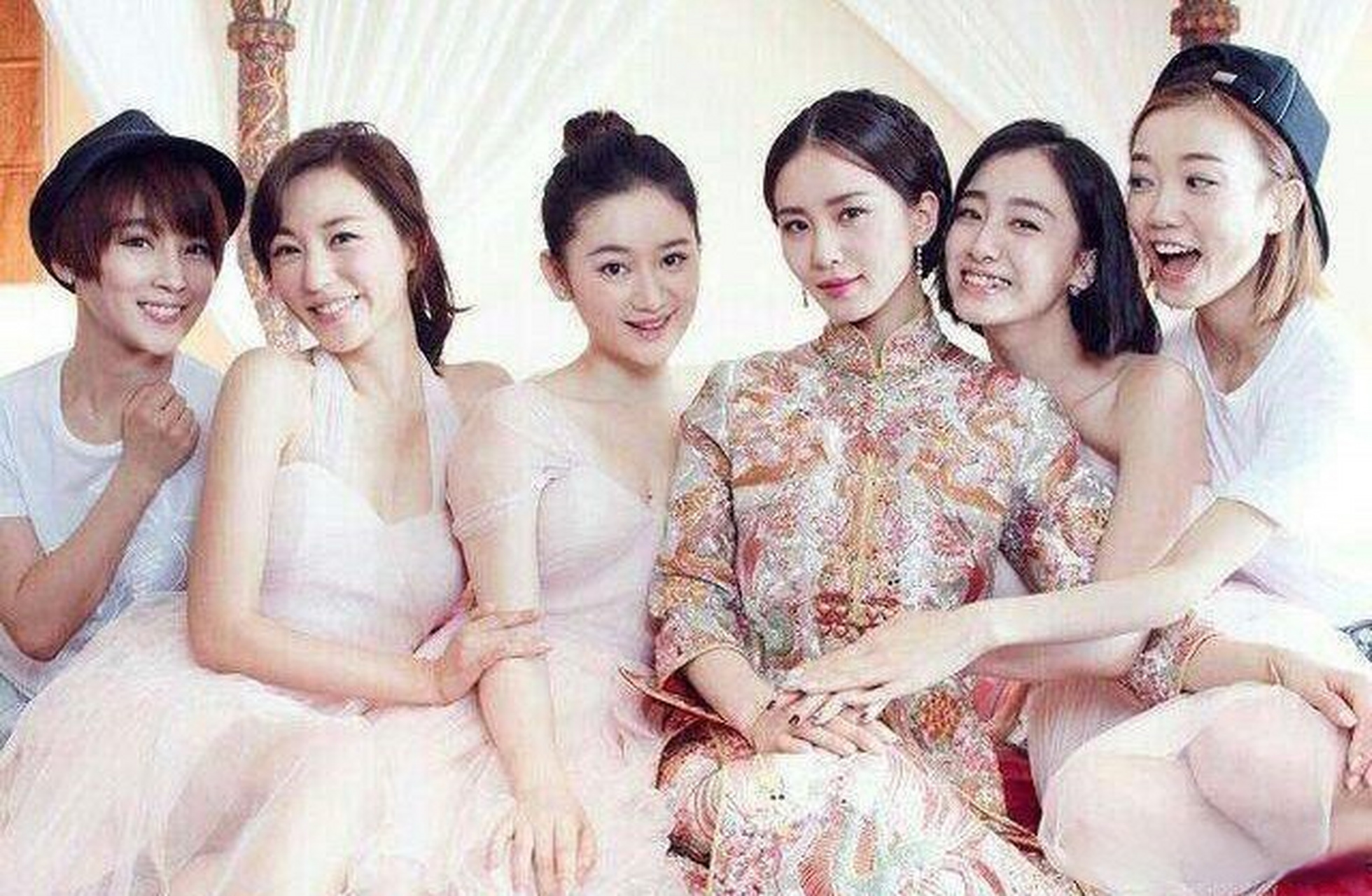 还曾是刘诗诗婚礼的伴娘(图源网络)#郭晓婷是刘诗诗伴娘##ip风向标