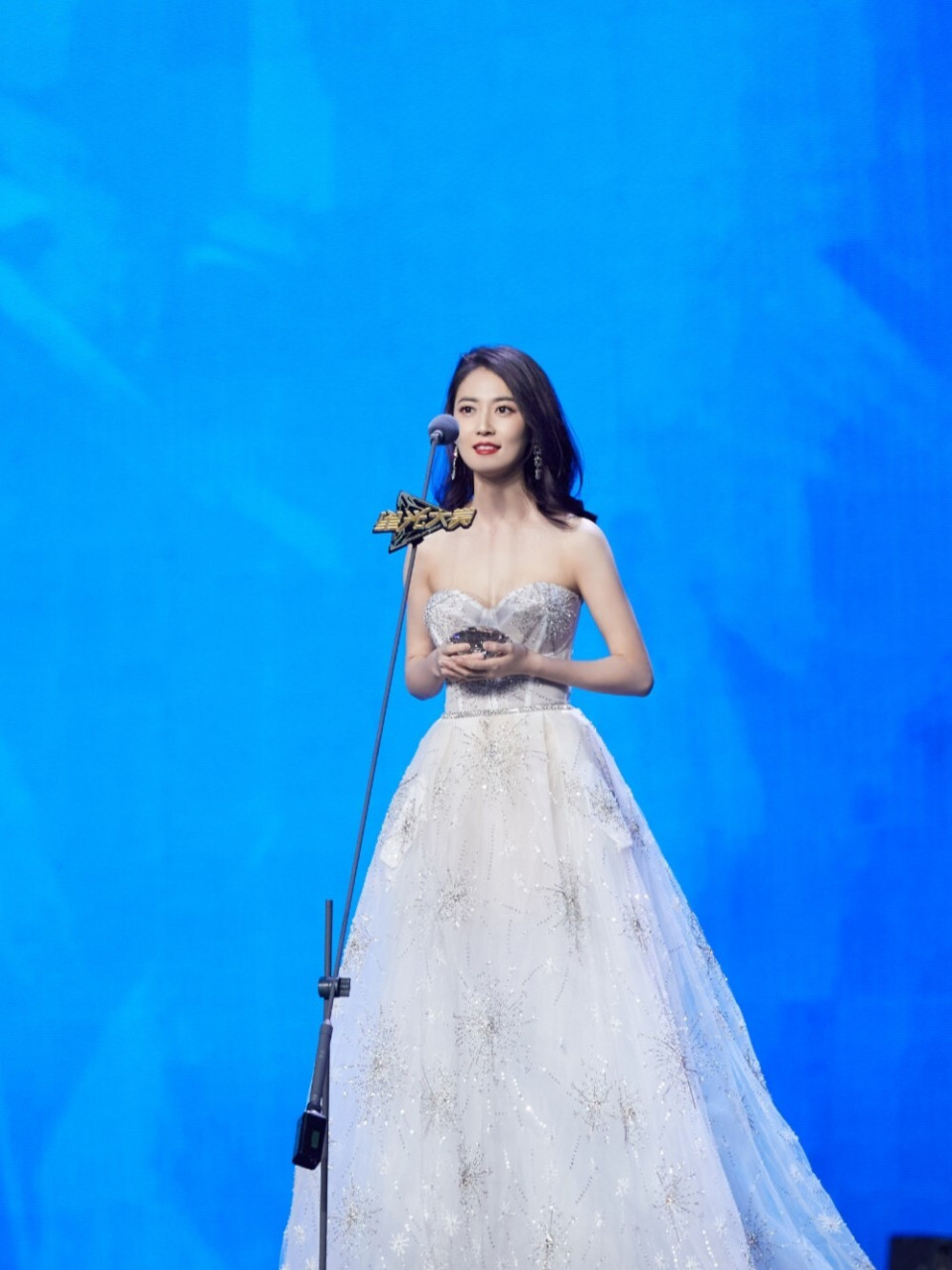 2020年度大势艺人陈钰琪 阿阿阿今天才有的高清图.