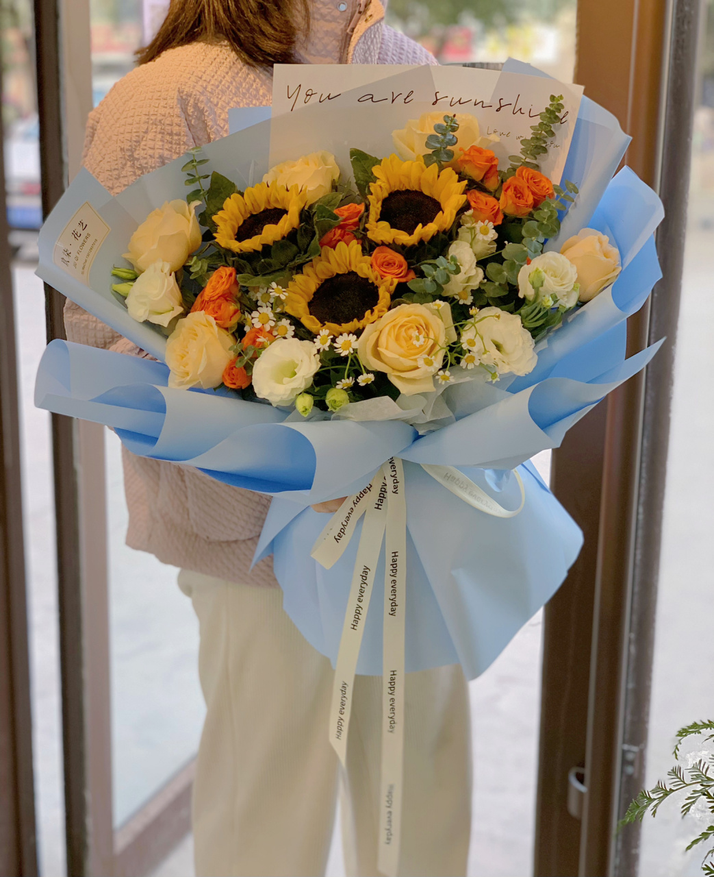 济宁花店 | 向日葵97花束 这是一位妈妈送给儿子18岁成人礼的花束