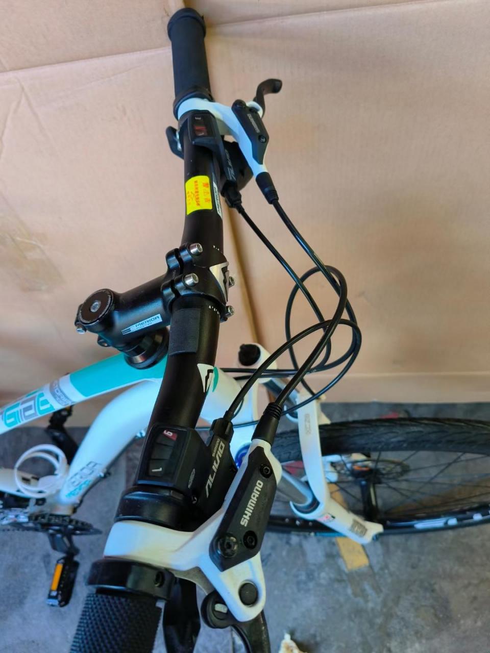 美利达维多利亚700,女款山地车前后双油碟27速,前叉带锁死,车架14.