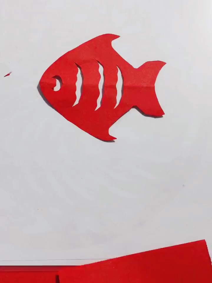剪一只小鱼,简单对称剪纸,零基础剪纸教程