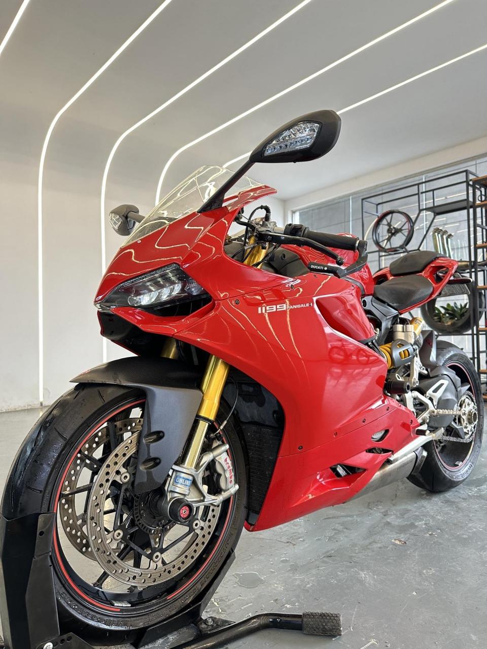 小贸杜卡迪1199s,改装透明离合,全段天蝎排气,价格便宜9058888