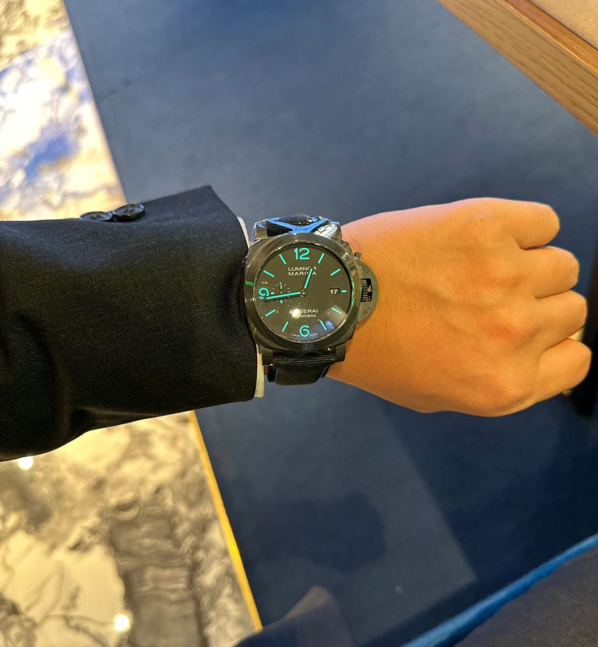 沛纳海在夜光功能使用瑞士a级super-luminova03 如果光照充足可