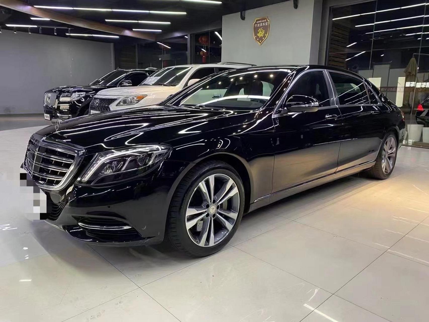 新到,15年10月上牌 迈巴赫s400,实表8.