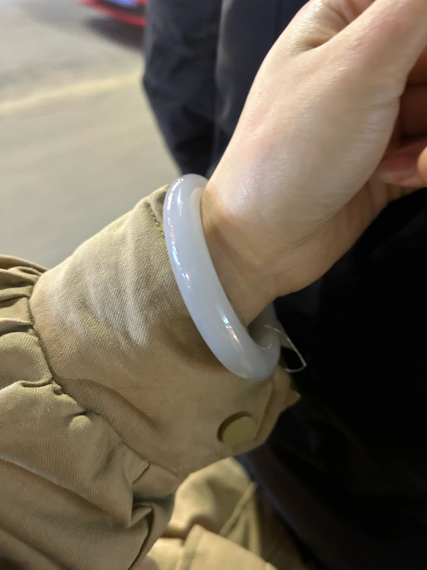 和田玉的冰烟紫手镯值得留吗?