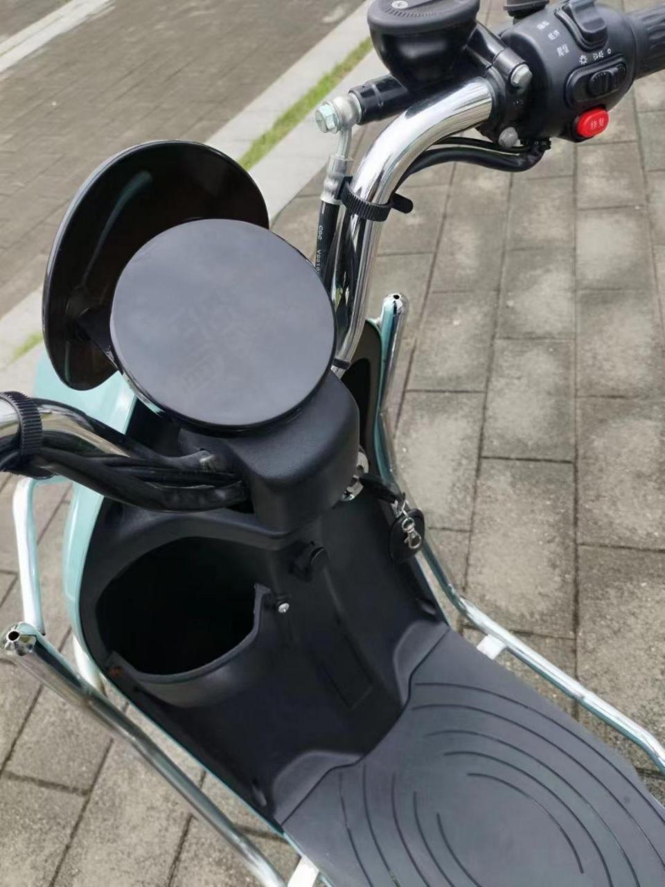 准新车,嘉陵广环龟电动车,5个大电池,满电可以骑行四五十公里左右