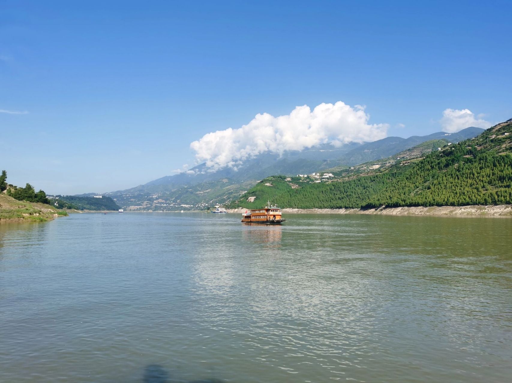 乘小红船巫山到奉节,游白帝城 巫山到奉节的小红船,停在巫山古城码头