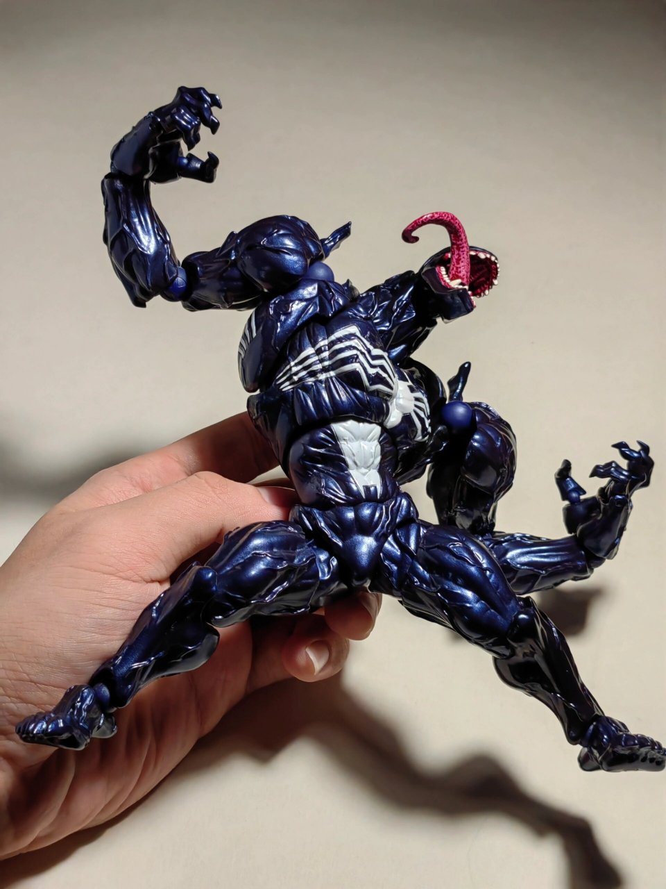 海洋堂山口式毒液 你们都玩烂了我才入手系列 	 山口对这种肌肉素体的