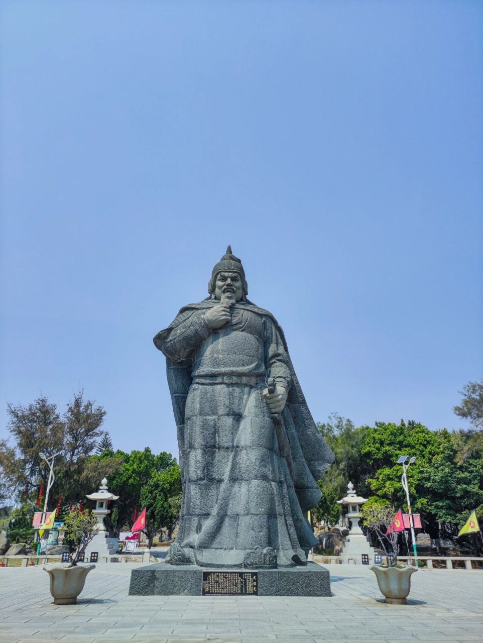 崇武古城一日游 崇武古城位于福建省泉州市惠安县,游玩门票40元每人