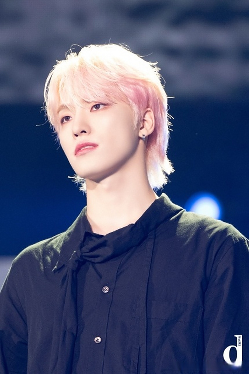 【d美图】 who : seventeen#dino李灿#  what : seventeen 2023