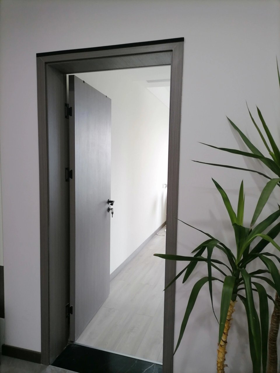 旧蚊帐改造防蚊门帘 家里有1米8的旧蚊帐,拆下帐顶刚好做一个门帘,不